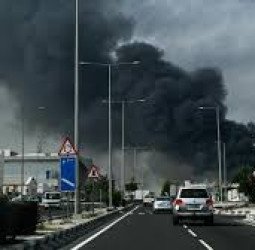 Eskalasi Konflik Timur Tengah: Dua Bangunan Ikonik di Dubai Terdampak Serangan